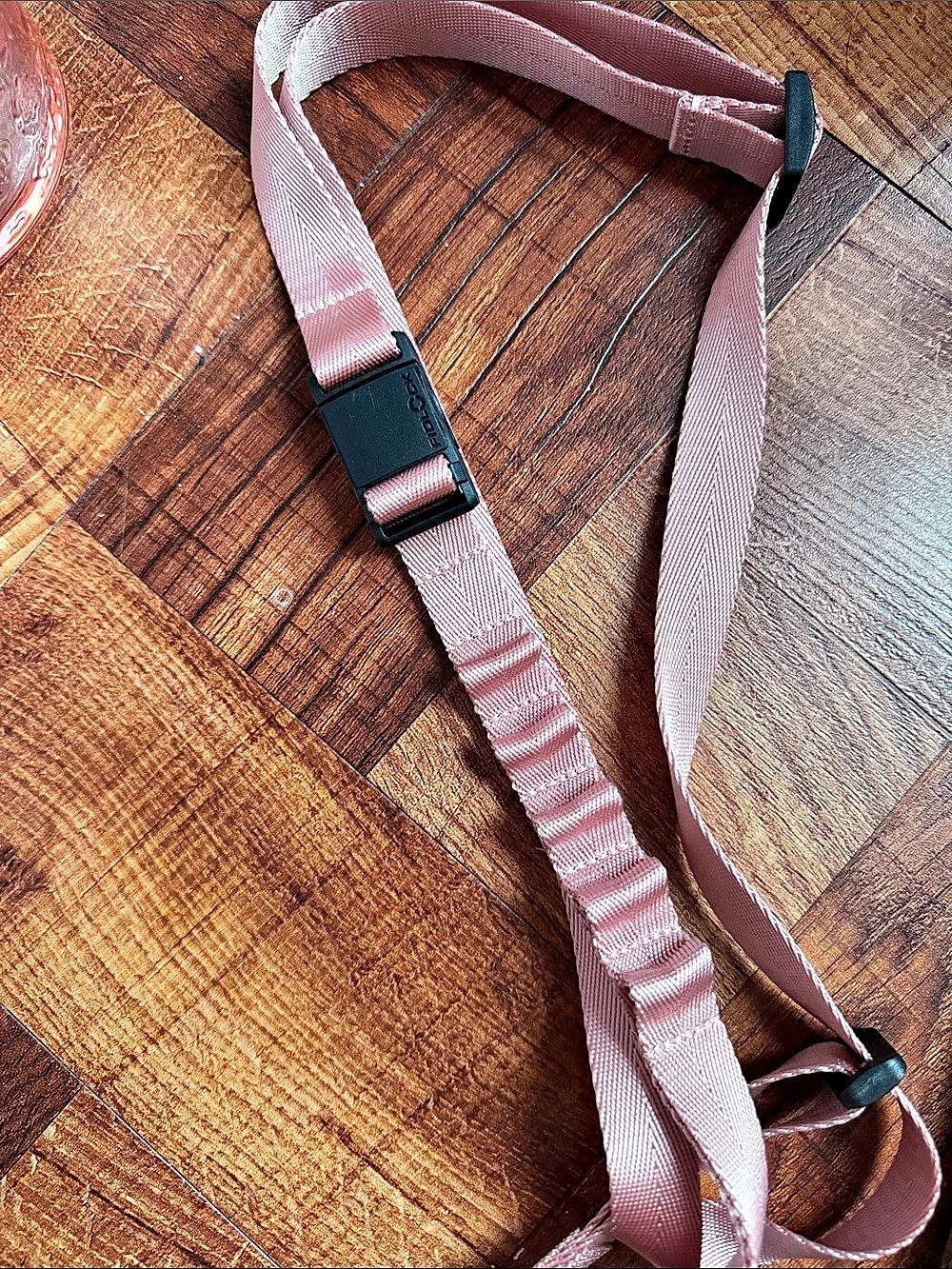 Casetify crossbody phone lanyard - Picture 2 of 2